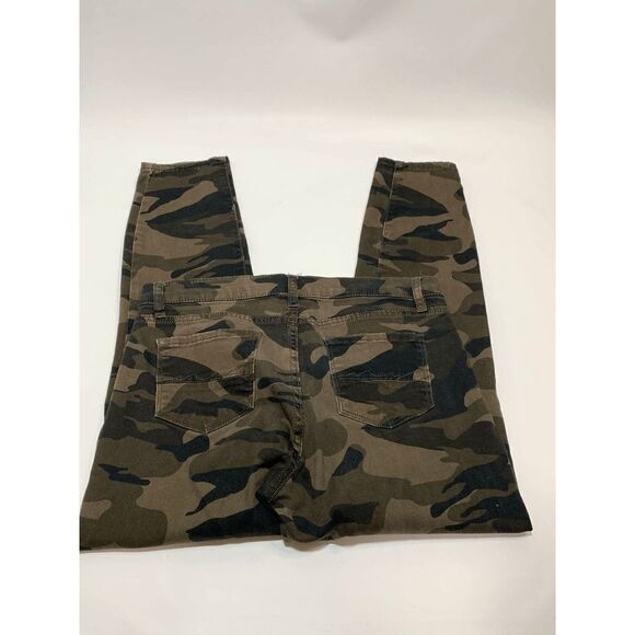 Soho New York & Co Camo Crosby Slim Leg Ankle Pant Size 6 - Picture 4 of 5